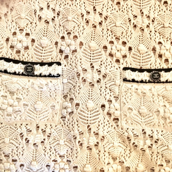 AUTHENTIC Classic CHANEL lined Dress never goes out of style. - Picture 4 of 8